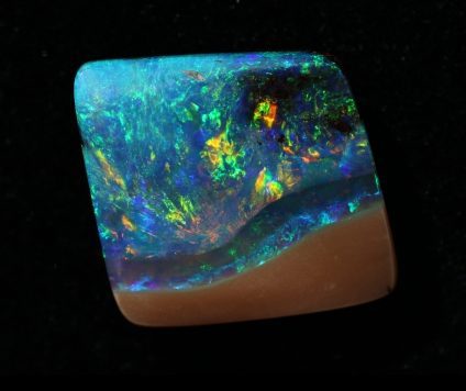Boulder Opale ist sehr selten und wertvoll