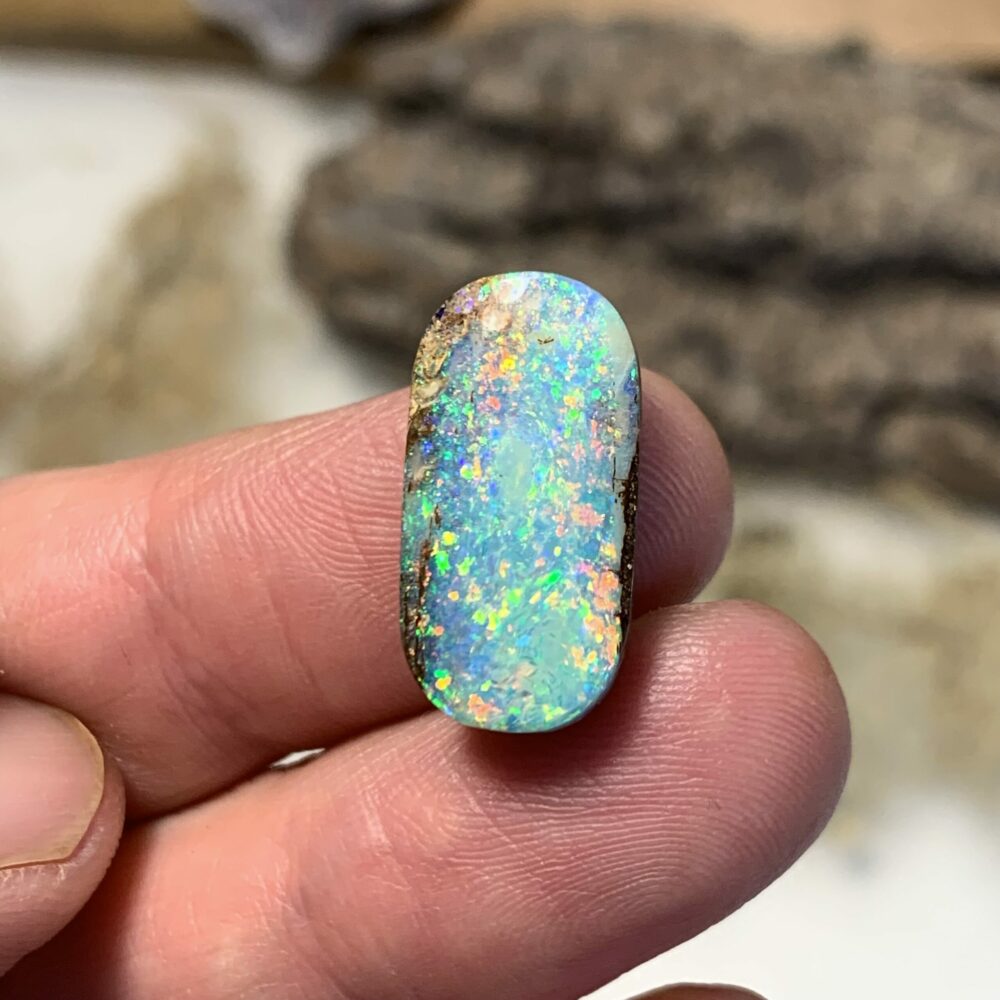 Farbenfroher Boulder Opal
