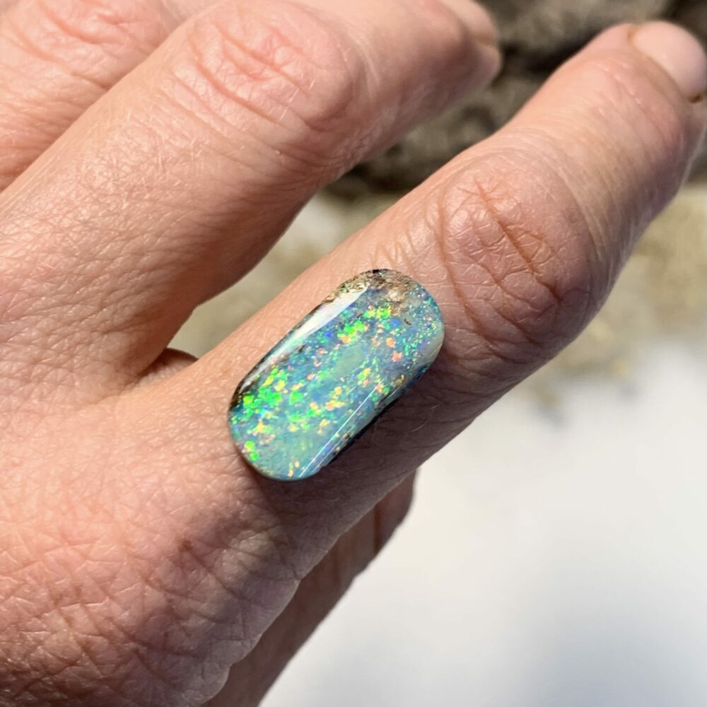 Farbenfroher Boulder Opal