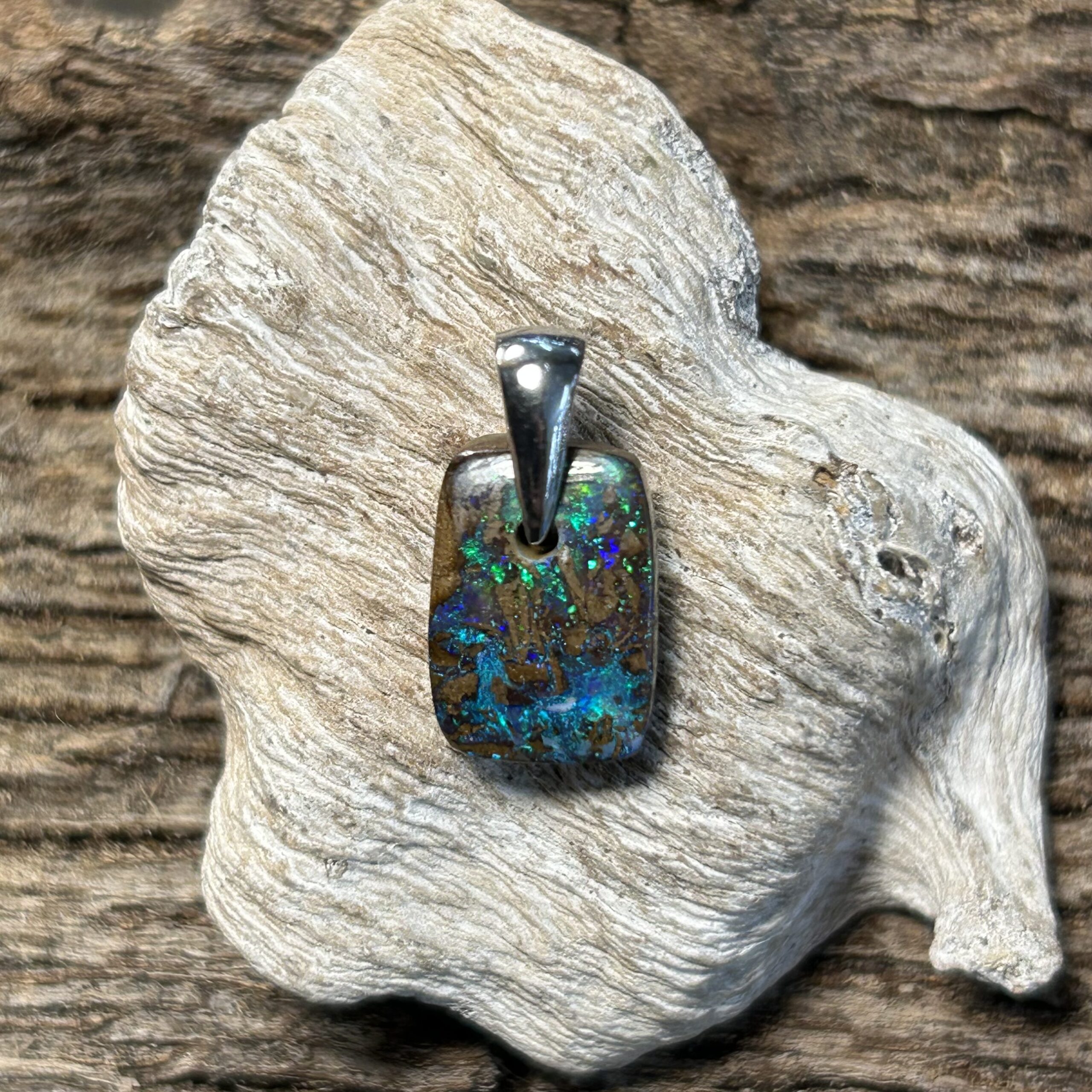 Blaugrüner Matrix Boulder Opal